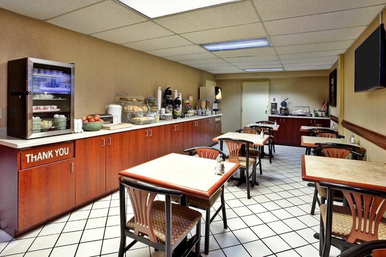Quality Inn & Suites Somerset Buitenkant foto