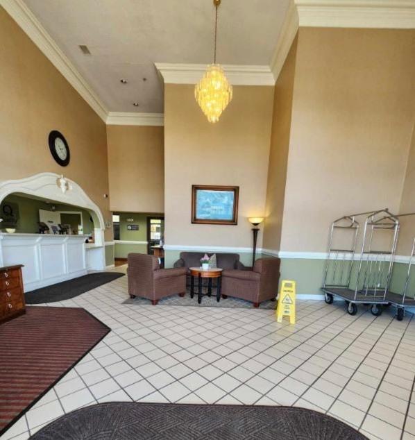 Quality Inn & Suites Somerset Buitenkant foto