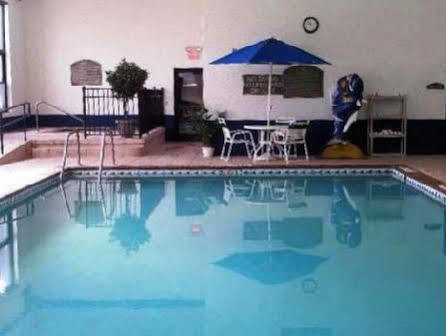 Quality Inn & Suites Somerset Buitenkant foto